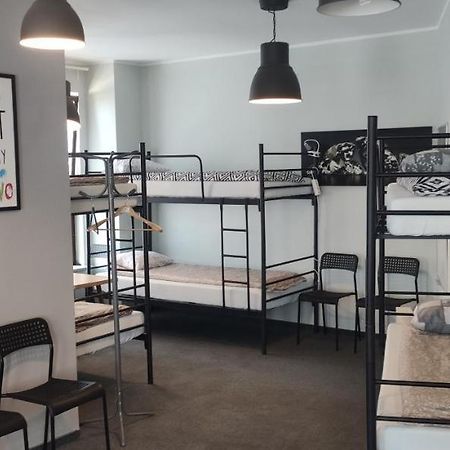 Hostel Sunrise Przy Dw. Zachodnim Warschau Exterior foto