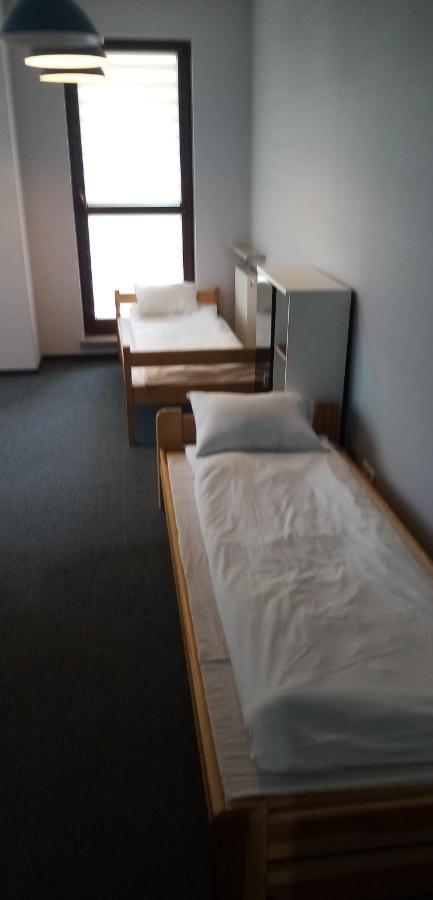 Hostel Sunrise Przy Dw. Zachodnim Warschau Exterior foto